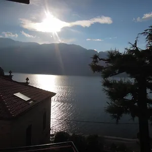https://carpe-diem-lierna.it-lombardy.com